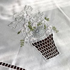 画像7: イギリス ヴィンテージ 可愛いフラワーバスケット テーブルクロス (約80cmX80cm) (7)