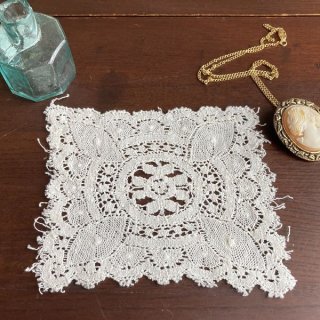 アンティークリネン＆レースドイリー/手刺繍ドイリー【なららん】