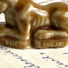 画像4: 英国WADE社 2002年 ENGLAND Whimsies Lioness 雌ライオン ウェードウィムズィーズ 動物ミニチュアフィギュア (4)
