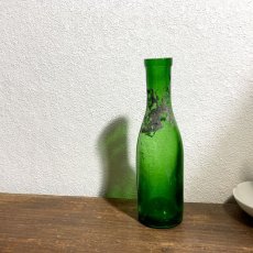 画像11: イギリス アンティークグリーンガラス瓶 古いガラスビン(約16.2cm) (11)