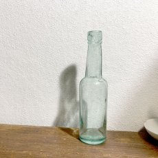 画像8: イギリス アンティークガラス瓶 古いガラスビン(約18.5cm) (8)