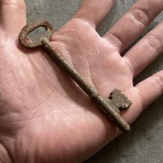画像3: イギリス アンティークキー シャビー感のある鉄製古い鍵 英国インテリア雑貨(約10.2cm) EY7579 (3)