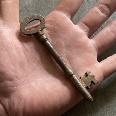 画像3: イギリス アンティークキー 鉄製古い鍵 英国インテリア雑貨(約10.0cm) EY7577 (3)