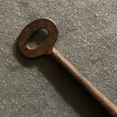 画像3: イギリス アンティークキー HF3 鉄製古い鍵 英国インテリア雑貨(約10.1cm)  (3)