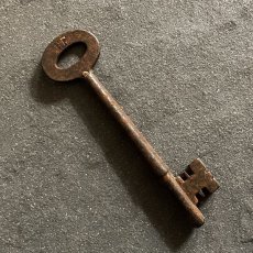 画像1: イギリス アンティークキー HF3 鉄製古い鍵 英国インテリア雑貨(約10.1cm)  (1)