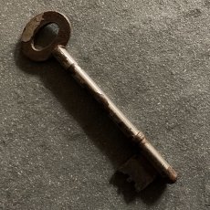 画像4: イギリス アンティークキー UNION 23 鉄製古い鍵 英国インテリア雑貨(約10.3cm)  (4)