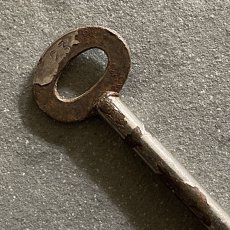 画像3: イギリス アンティークキー UNION 23 鉄製古い鍵 英国インテリア雑貨(約10.3cm)  (3)