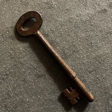 画像4: イギリス アンティークキー HF3 鉄製古い鍵 英国インテリア雑貨(約10.1cm)  (4)