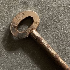 画像2: イギリス アンティークキー UNION 14 鉄製古い鍵 英国インテリア雑貨(約10.3cm)  (2)