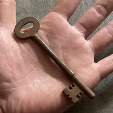 画像5: イギリス アンティークキー HF3 鉄製古い鍵 英国インテリア雑貨(約10.1cm)  (5)