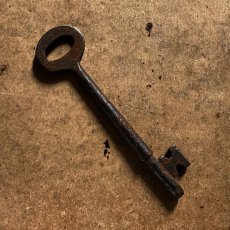 画像2: イギリス アンティークキー レトロ鍵 かぎ antique key アイアン雑貨 英国インテリア ヴィンテージ雑貨(約9.5cm) EY7601 (2)