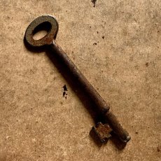 画像4: イギリス アンティークキー A レトロ鍵 かぎ antique key アイアン雑貨 英国インテリア ヴィンテージ雑貨(約9.3cm) EY7614 (4)