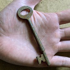 画像3: イギリス アンティークキー レトロ鍵 かぎ antique key アイアン雑貨 英国インテリア ヴィンテージ雑貨(約9.5cm) EY7601 (3)