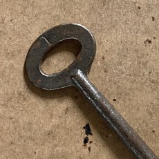 画像2: イギリス アンティークキー 1HF レトロ鍵 かぎ antique key アイアン雑貨 英国インテリア ヴィンテージ雑貨(約9.2cm) EY7615 (2)