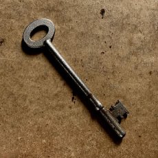 画像3: イギリス アンティークキー 7 レトロ鍵 かぎ antique key アイアン雑貨 英国インテリア ヴィンテージ雑貨(約9.6cm) EY7610 (3)
