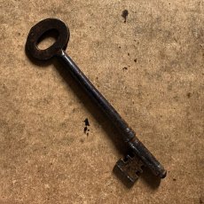 画像1: イギリス アンティークキー レトロ鍵 かぎ antique key アイアン雑貨 英国インテリア ヴィンテージ雑貨(約9.8cm) EY7604 (1)