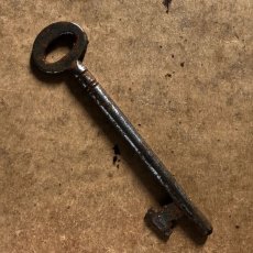画像1: イギリス アンティークキー レトロ鍵 かぎ antique key アイアン雑貨 英国インテリア ヴィンテージ雑貨(約9.5cm) EY7600 (1)