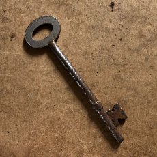 画像3: イギリス アンティークキー 2 レトロ鍵 かぎ antique key アイアン雑貨 英国インテリア ヴィンテージ雑貨(約9.8cm) EY7608 (3)
