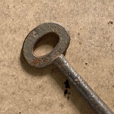 画像2: イギリス アンティークキー 4A レトロ鍵 かぎ antique key アイアン雑貨 英国インテリア ヴィンテージ雑貨(約9.4cm) EY7613 (2)