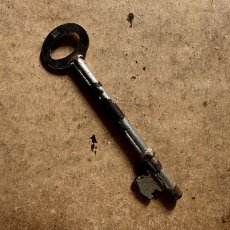 画像1: イギリス アンティークキー 12UNION レトロ鍵 かぎ antique key アイアン雑貨 英国インテリア ヴィンテージ雑貨(約9.3cm) EY7618 (1)