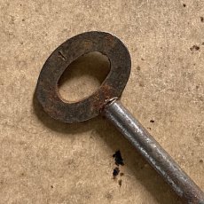 画像2: イギリス アンティークキー 1 レトロ鍵 かぎ antique key アイアン雑貨 英国インテリア ヴィンテージ雑貨(約9.8cm) EY7607 (2)