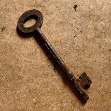 画像3: イギリス アンティークキー 1 レトロ鍵 かぎ antique key アイアン雑貨 英国インテリア ヴィンテージ雑貨(約9.8cm) EY7607 (3)