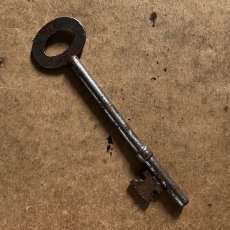 画像1: イギリス アンティークキー 2 レトロ鍵 かぎ antique key アイアン雑貨 英国インテリア ヴィンテージ雑貨(約9.8cm) EY7608 (1)