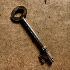 画像1: イギリス アンティークキー 6 レトロ鍵 かぎ antique key アイアン雑貨 英国インテリア ヴィンテージ雑貨(約9.3cm) EY7609 (1)