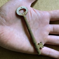 画像5: イギリス アンティークキー A レトロ鍵 かぎ antique key アイアン雑貨 英国インテリア ヴィンテージ雑貨(約9.3cm) EY7614 (5)