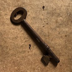 画像1: イギリス アンティークキー レトロ鍵 かぎ antique key アイアン雑貨 英国インテリア ヴィンテージ雑貨(約9.6cm) EY7603 (1)