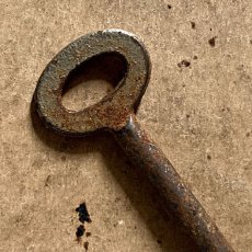 画像3: イギリス アンティークキー A レトロ鍵 かぎ antique key アイアン雑貨 英国インテリア ヴィンテージ雑貨(約9.3cm) EY7614 (3)