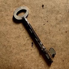 画像4: イギリス アンティークキー 12UNION レトロ鍵 かぎ antique key アイアン雑貨 英国インテリア ヴィンテージ雑貨(約9.3cm) EY7618 (4)