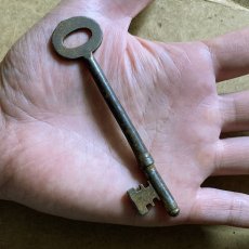 画像3: イギリス アンティークキー レトロ鍵 かぎ antique key アイアン雑貨 英国インテリア ヴィンテージ雑貨(約9.8cm) EY7604 (3)