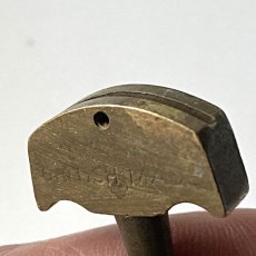 画像9: イギリス アンティークキー 真鍮ブラスkey BRITISH MADE 英国ヴィンテージ鍵(約6.1cm)  (9)
