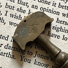 画像3: イギリス アンティークキー 真鍮ブラスkey BRITISH MADE 英国ヴィンテージ鍵(約6.1cm)  (3)