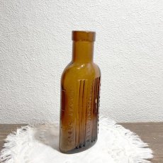 画像2: イギリス 1920年代 アンティークガラスボトル BOTTLED BY JEYES アンバーガラスビン インテリア雑貨(約高さ12.3cm) (2)