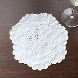 アンティークリネン&レースドイリー/手刺繍ドイリー【なららん】 アンティークリネン&レースドイリー/手刺繍ドイリー【なららん】