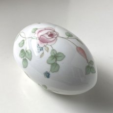 画像4: イギリス 1993年 ウェッジウッド ローズフラワー エッグ型 トリンケットボックス Wedgwood ROSE FLOWER Trinket Box Egg (4)
