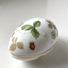 画像3: イギリス 1990年 ウェッジウッド ワイルドストロベリー エッグ型 トリンケットボックス Wedgwood WILD strawberry Trinket Box Egg (3)