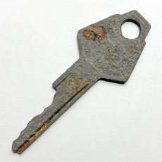 画像2: アメリカ ヴィンテージキー 古い鍵 USA OLD Key ラッキーアイテム 雑貨通販 約5.8cm EY7920 (2)