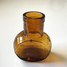 画像3: イギリス BOVRIL 2ozオンス コロンと可愛い ボブリル アンティークガラス瓶 (高さ7.4cm)  (3)