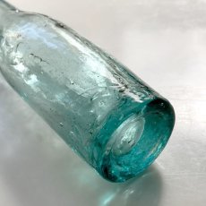 画像6: イギリス アンティークガラス瓶 気泡のある 古いガラスビン インテリア雑貨 (約12.9cm) (6)