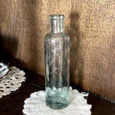 画像3: イギリス アンティークガラス瓶 古いガラスビン インテリア雑貨 (約14.6cm) (3)