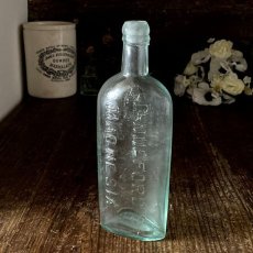 画像3: イギリス アンティークガラス瓶 DINNEFORD'S MAGNESIA おしゃれなインテリア雑貨 英字 英語ロゴ (約高さ18.0cm) (3)