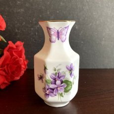 画像1: イギリス エインズレイ AYNSLEY WILD VIOLETS ワイルドバイオレット 六角形の小さな花瓶 フラワーベース (高さ約9.0cm) (1)