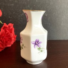 画像4: イギリス エインズレイ AYNSLEY WILD VIOLETS ワイルドバイオレット 六角形の小さな花瓶 フラワーベース (高さ約9.0cm) (4)