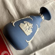 画像6: イギリス ウェッジウッド ジャスパーブルー 一輪挿し型 花瓶 WEDGWOOD BLUE VASE (6)