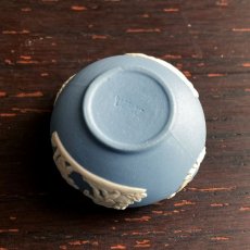 画像7: イギリス ウェッジウッド ジャスパーブルー 愛らしいミニチュア シュガーポット 蓋なし WEDGWOOD BLUE miniature (7)