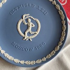 画像3: 1980年 イギリス ウェッジウッド ジャスパーブルー モスクワオリンピック OLYMPIAD XXII MOSCOW 1980 プレート Wedgwood Plate (3)