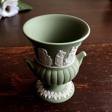 画像5: イギリス ウェッジウッド ジャスパーウェア セイジグリーン URN壷型 花瓶 WEDGWOOD GREEN VASE EY8538 (5)